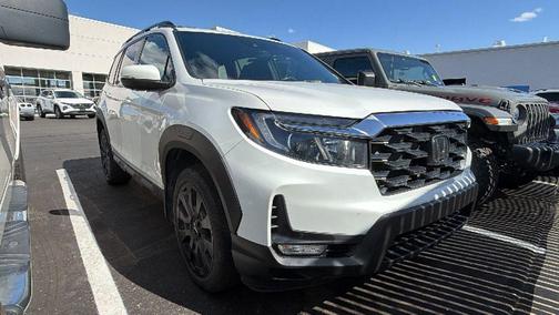 Platinum White Pearl 2023 Honda Passport AWD EX-L