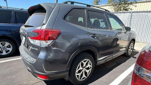 Magnetite Gray Metallic 2023 Subaru Forester Premium