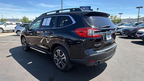 Crystal Black Silica 2024 Subaru Ascent Limited 8-Passenger