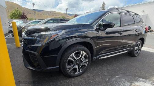 Crystal Black Silica 2024 Subaru Ascent Limited 8-Passenger
