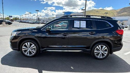 Crystal Black Silica 2022 Subaru Ascent Limited 7-Passenger