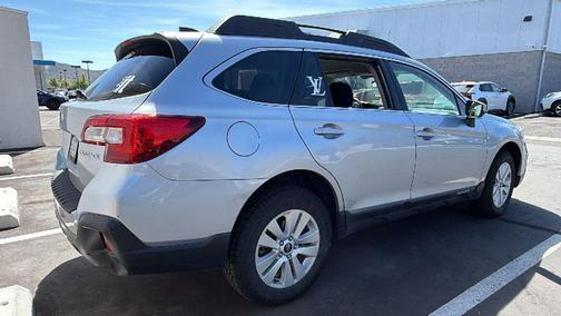 Ice Silver Metallic 2019 Subaru Outback 2.5i Premium