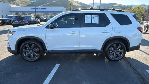 Platinum White Pearl 2023 Honda Pilot AWD Sport