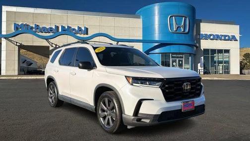 Platinum White Pearl 2023 Honda Pilot AWD Sport