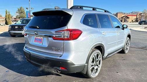 Ice Silver Metallic 2026 Subaru Ascent Limited 7-Passenger