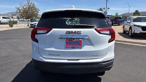 Summit White 2024 GMC Terrain SLE