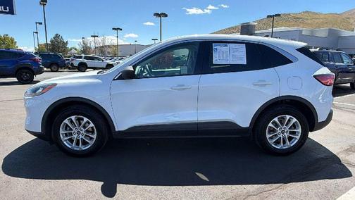 Oxford White 2022 Ford Escape SE