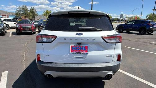Oxford White 2022 Ford Escape SE