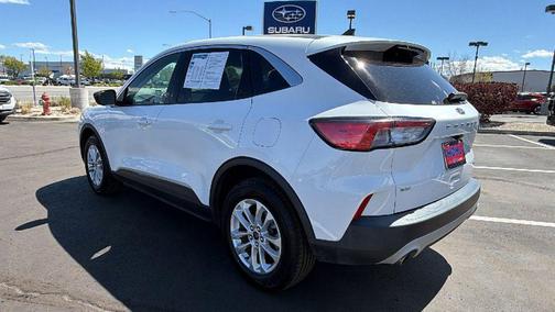 Oxford White 2022 Ford Escape SE