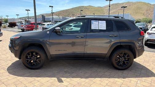 Granite Crystal Metallic Clearcoat 2016 Jeep Cherokee Trailhawk