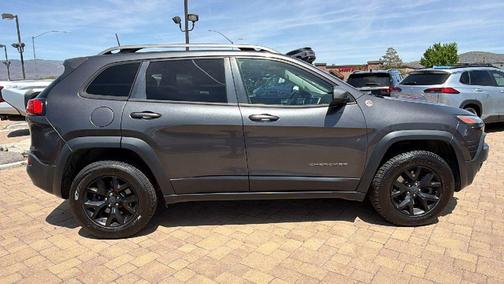 Granite Crystal Metallic Clearcoat 2016 Jeep Cherokee Trailhawk