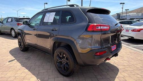 Granite Crystal Metallic Clearcoat 2016 Jeep Cherokee Trailhawk