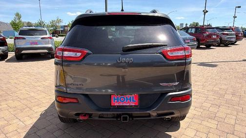 Granite Crystal Metallic Clearcoat 2016 Jeep Cherokee Trailhawk