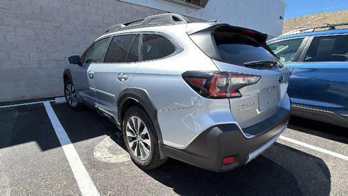 Ice Silver Metallic 2025 Subaru Outback Limited