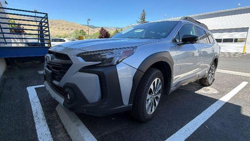 Ice Silver Metallic 2025 Subaru Outback Limited