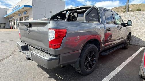 2023 Nissan Titan SV