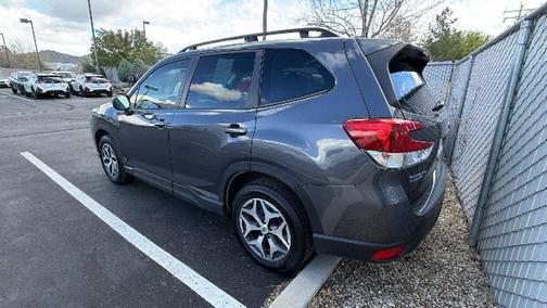 Magnetite Gray Metallic 2023 Subaru Forester Premium