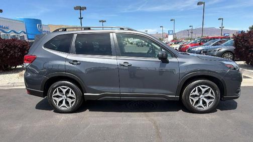 Magnetite Gray Metallic 2023 Subaru Forester Premium