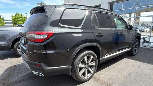 Crystal Black Pearl 2023 Honda Pilot AWD Elite