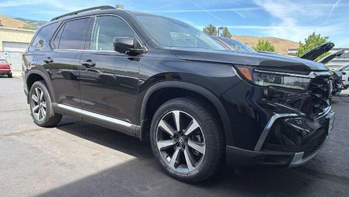 Crystal Black Pearl 2023 Honda Pilot AWD Elite
