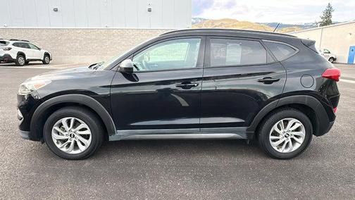 2016 Hyundai TUCSON SE