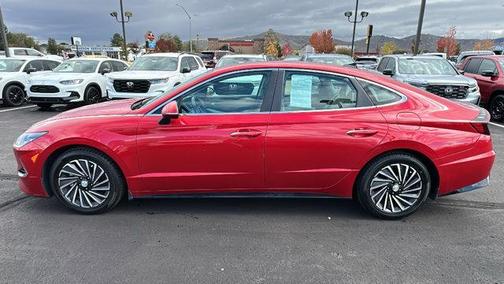 2022 Hyundai SONATA Hybrid SE