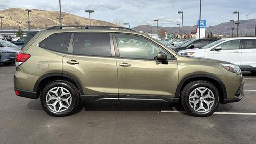 2024 Subaru Forester Premium