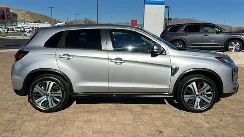 2024 Mitsubishi Outlander Sport SE