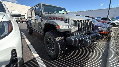 Sting-Gray Clearcoat 2021 Jeep Gladiator Mojave 4x4
