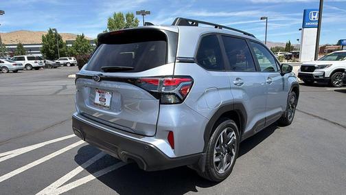 Ice Silver Metallic 2025 Subaru Forester Limited