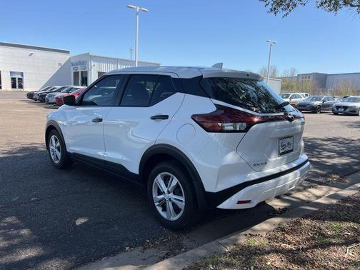 2024 Nissan Kicks S