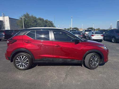 2021 Nissan Kicks SV