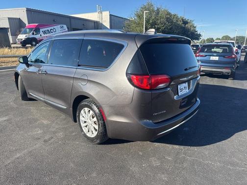 2018 Chrysler Pacifica Touring-L