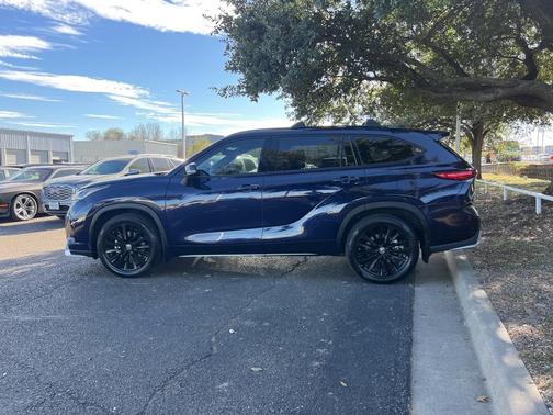 2023 Toyota Highlander XSE