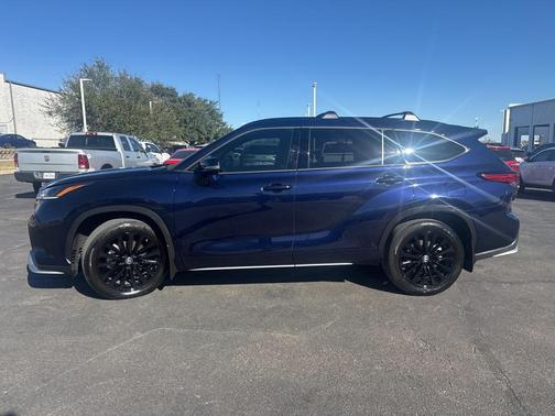 2023 Toyota Highlander XSE