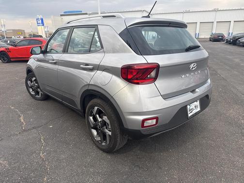 2025 Hyundai VENUE SEL