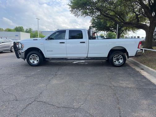 Bright White Clearcoat 2022 RAM 2500 Tradesman
