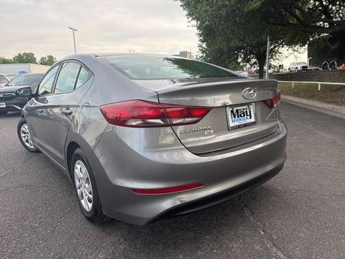 2018 Hyundai ELANTRA SE