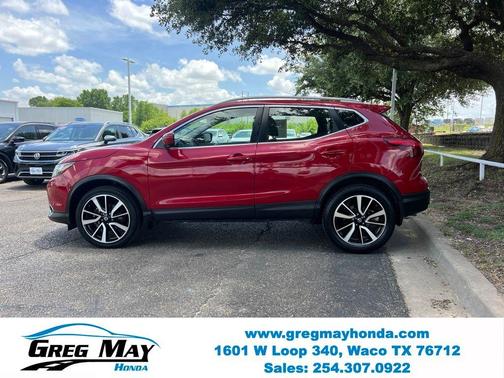 Palatial Ruby 2018 Nissan Rogue Sport SL