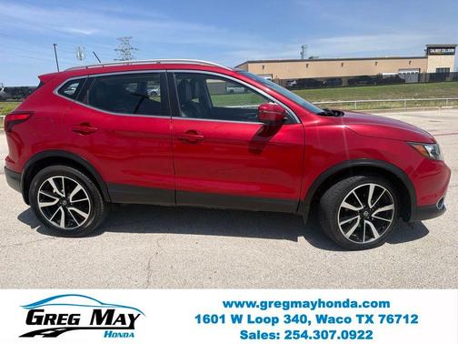 Palatial Ruby 2018 Nissan Rogue Sport SL