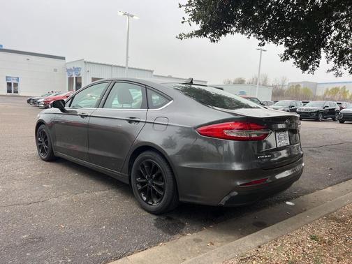 2020 Ford Fusion SE