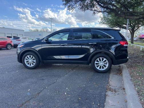 2018 Kia Sorento LX