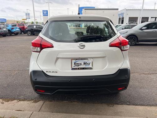 2020 Nissan Kicks S