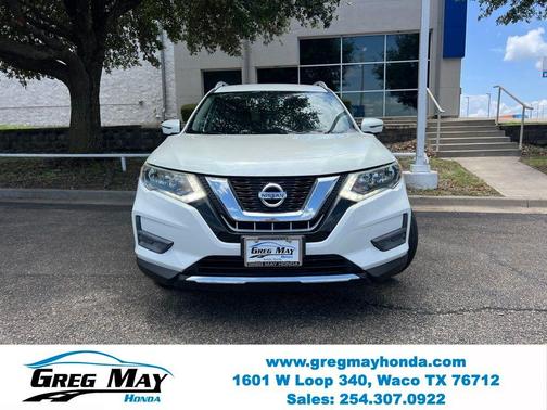 White 2017 Nissan Rogue SV