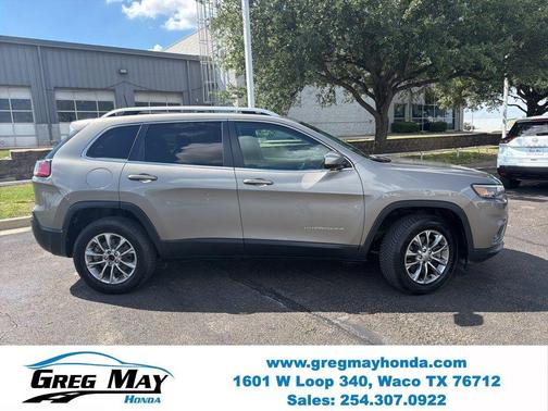 Light Brownstone Pearlcoat 2019 Jeep Cherokee Latitude Plus