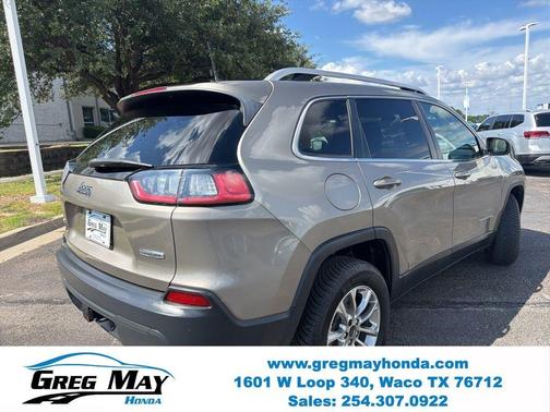 Light Brownstone Pearlcoat 2019 Jeep Cherokee Latitude Plus