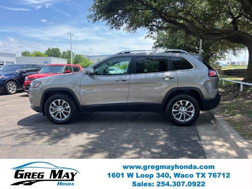 Light Brownstone Pearlcoat 2019 Jeep Cherokee Latitude Plus