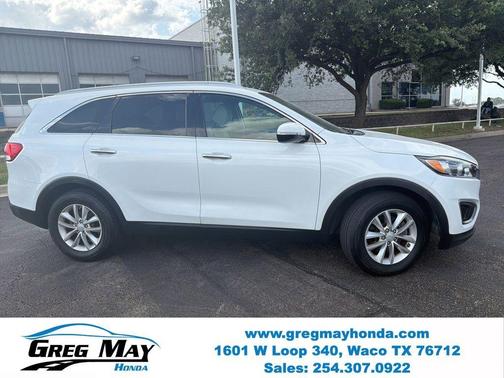 Snow White Pearl 2017 Kia Sorento LX