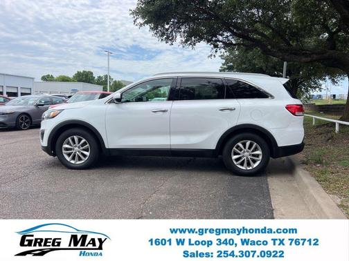 Snow White Pearl 2017 Kia Sorento LX