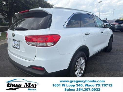Snow White Pearl 2017 Kia Sorento LX